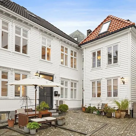 Historic House Centre